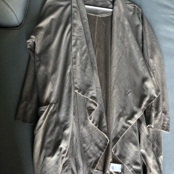 Lulu’s - Picture 6 of 7